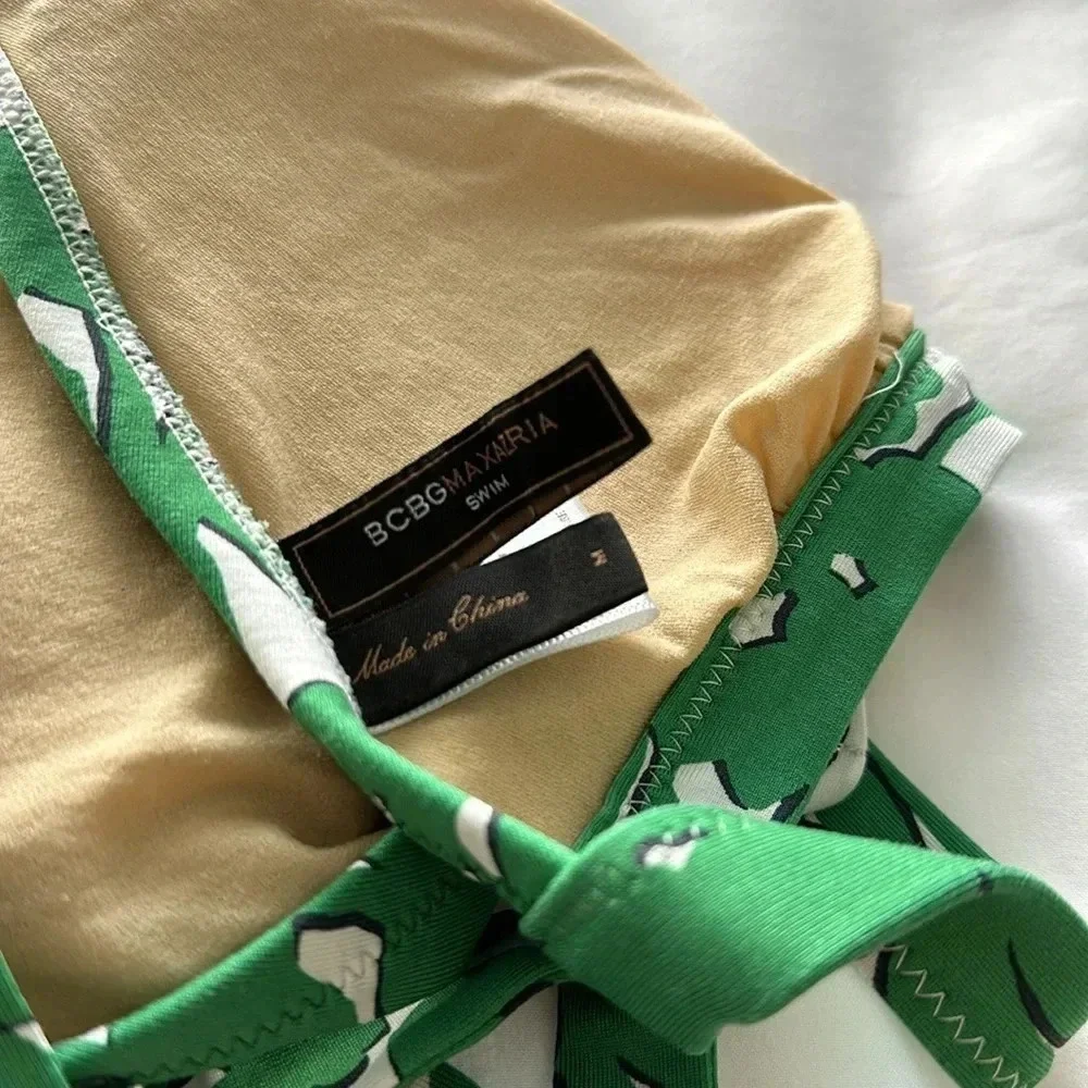 BCBG MaxAzria Swim Bikini Top Sz‎ SM